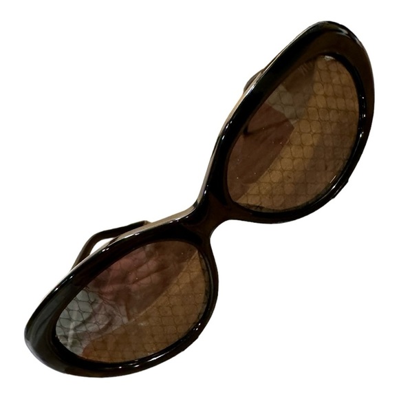 Louis Vuitton Anita Sunglasses - Picture 6 of 14